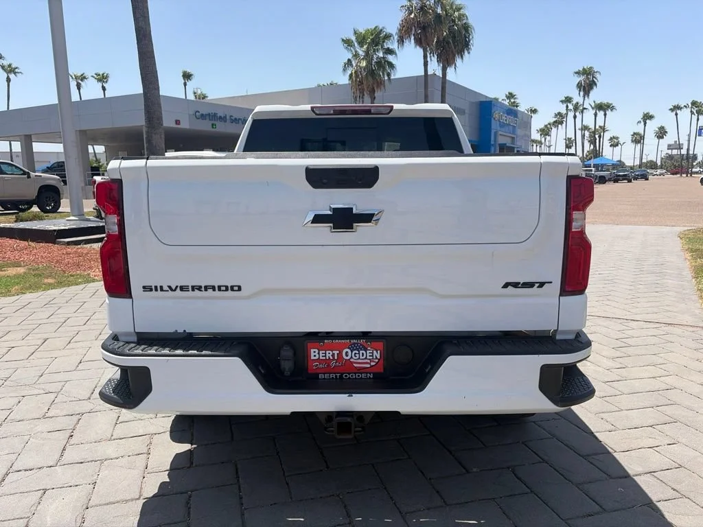 Used 2024 Summit White Chevrolet RST image 5