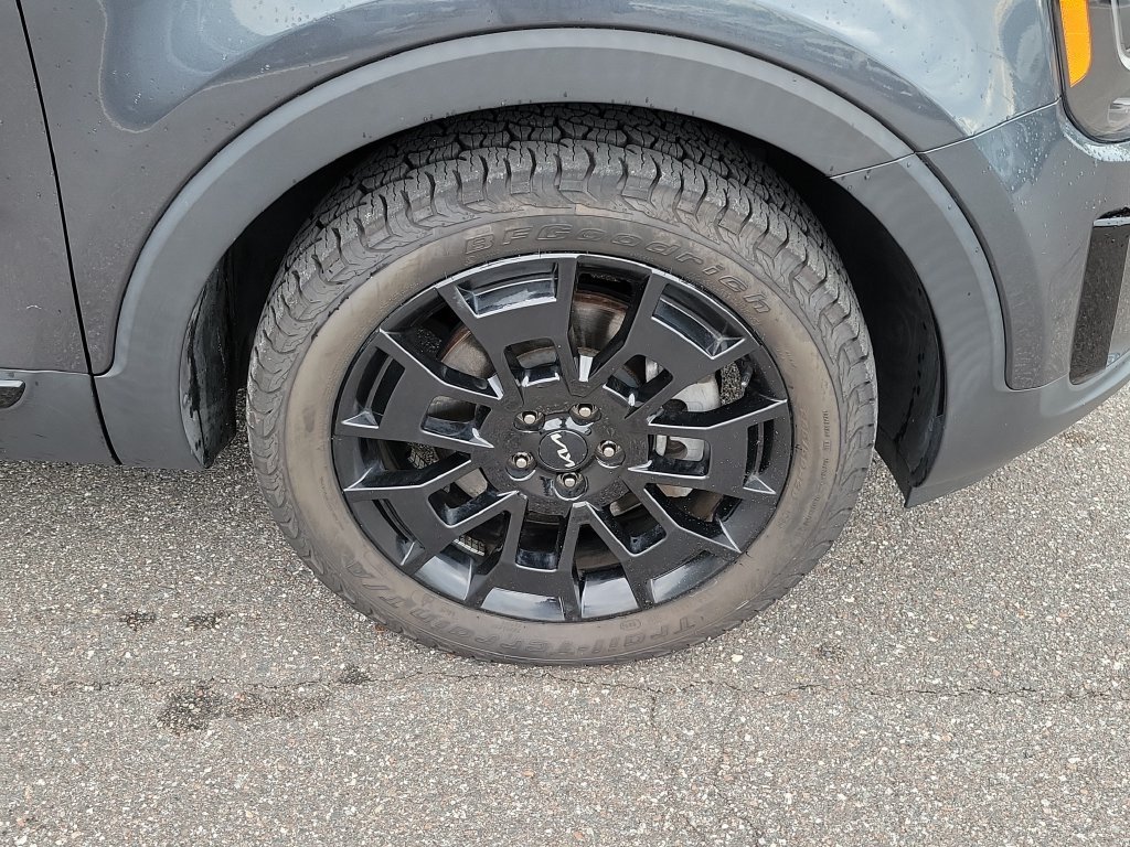 Certified Used 2022 Gravity Gray Kia SX image 45