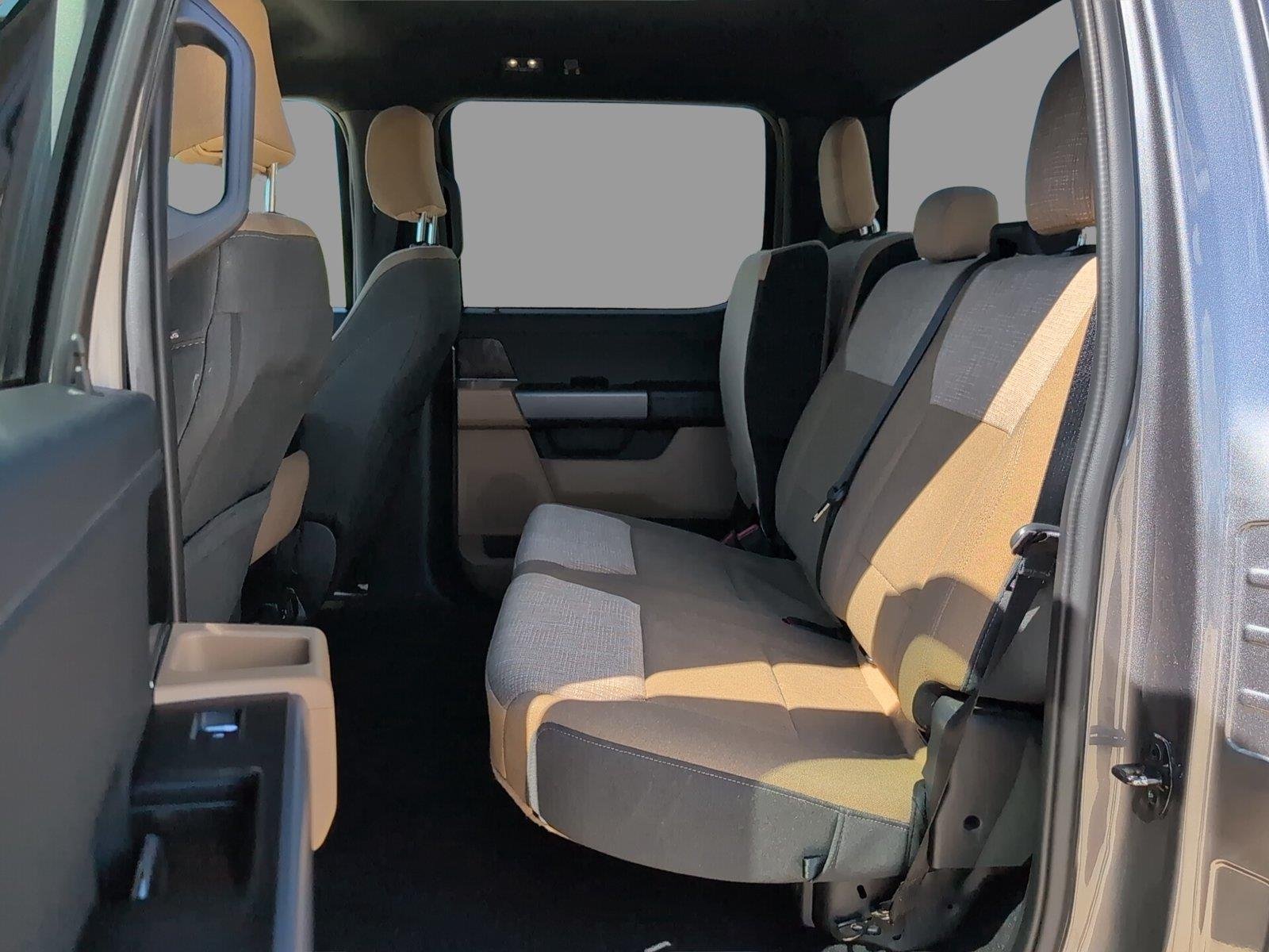Used 2023 Oxford White Ford XLT image 19