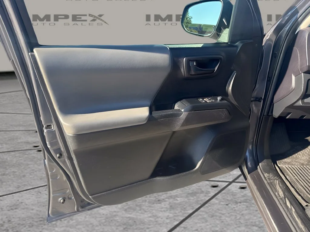 Used 2022 Gray Toyota SR image 21