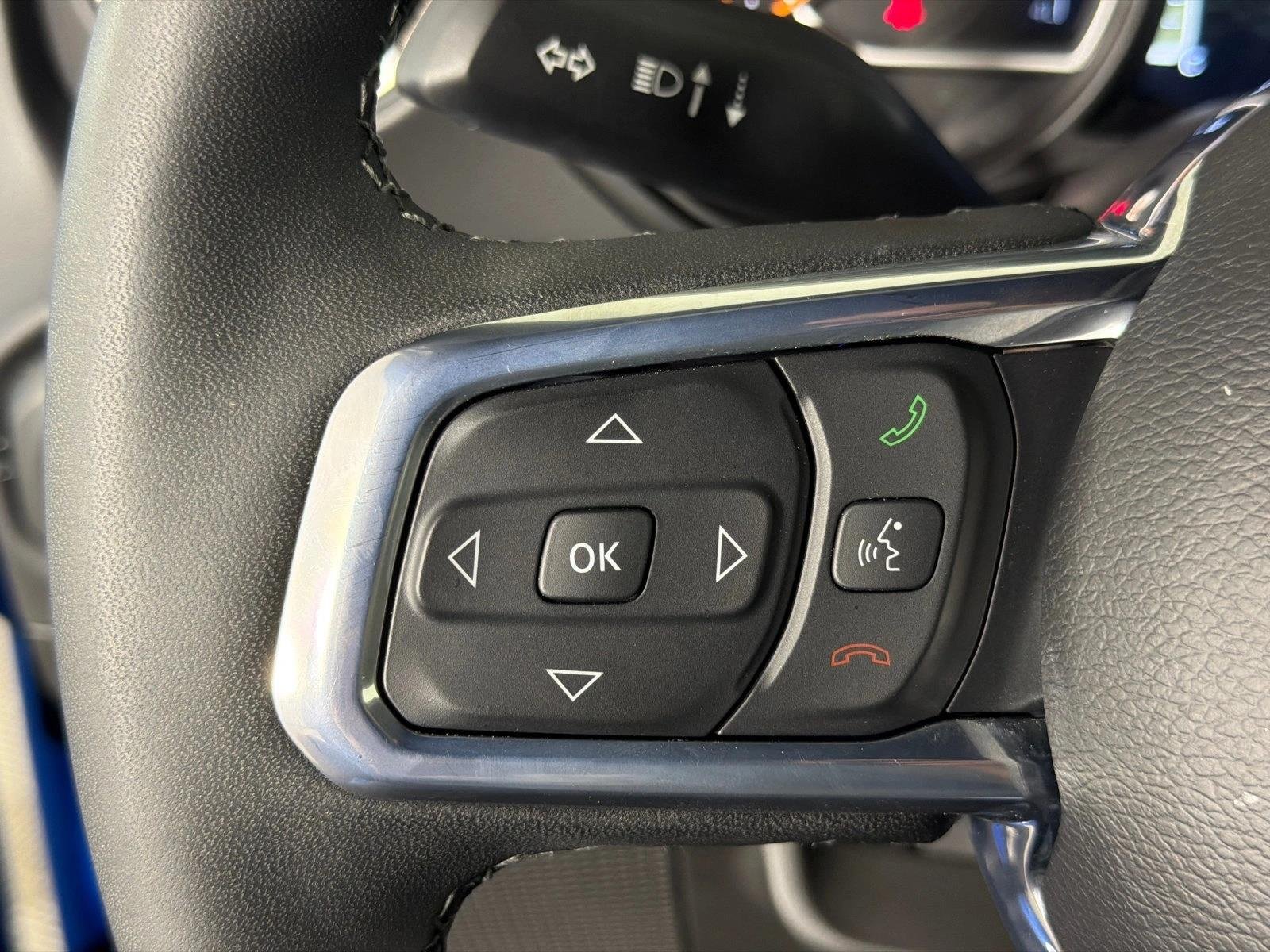 Used 2025 Hydro Blue Pearlcoat Jeep Sahara image 25