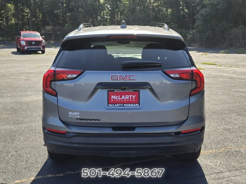 Used 2021 Steel Metallic GMC SLT image 4