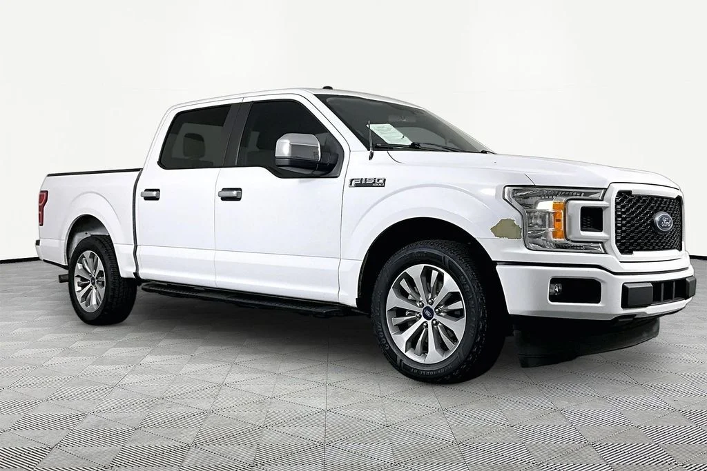 Used 2018 White Ford XL image 2