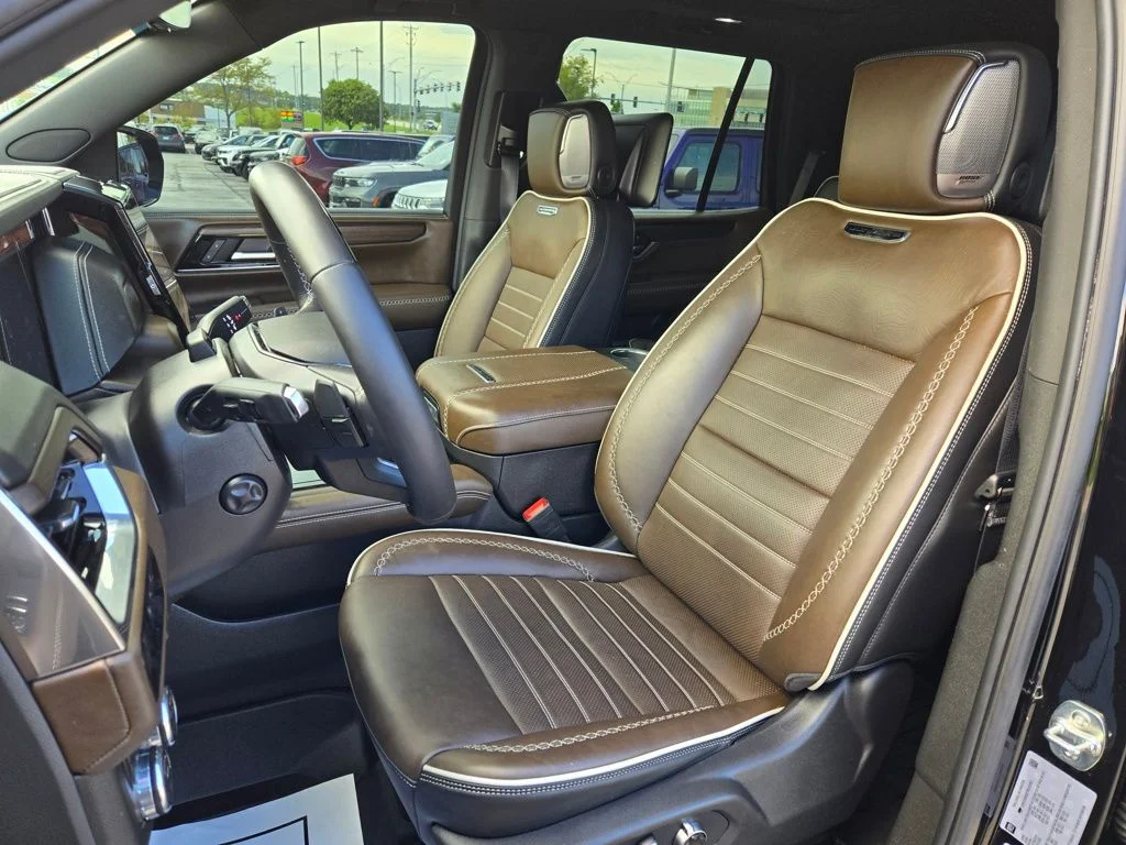 Used 2026 Black GMC Denali Ultimate image 18