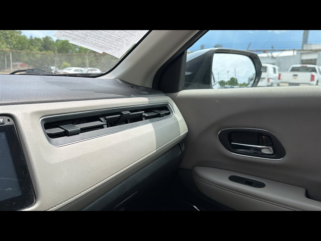 Used 2018  Honda EX image 16