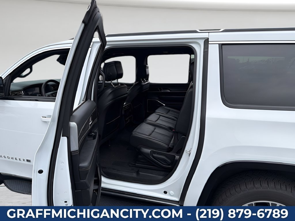 Used 2024  Jeep Series II image 19