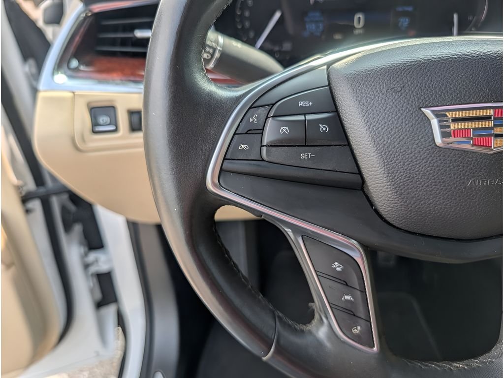 Used 2017 Crystal White Tricoat Cadillac Luxury FWD image 20