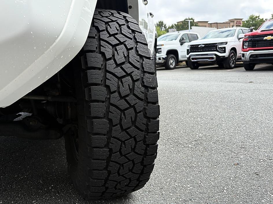 Used 2018 Super White Toyota TRD Off Road Premium image 27