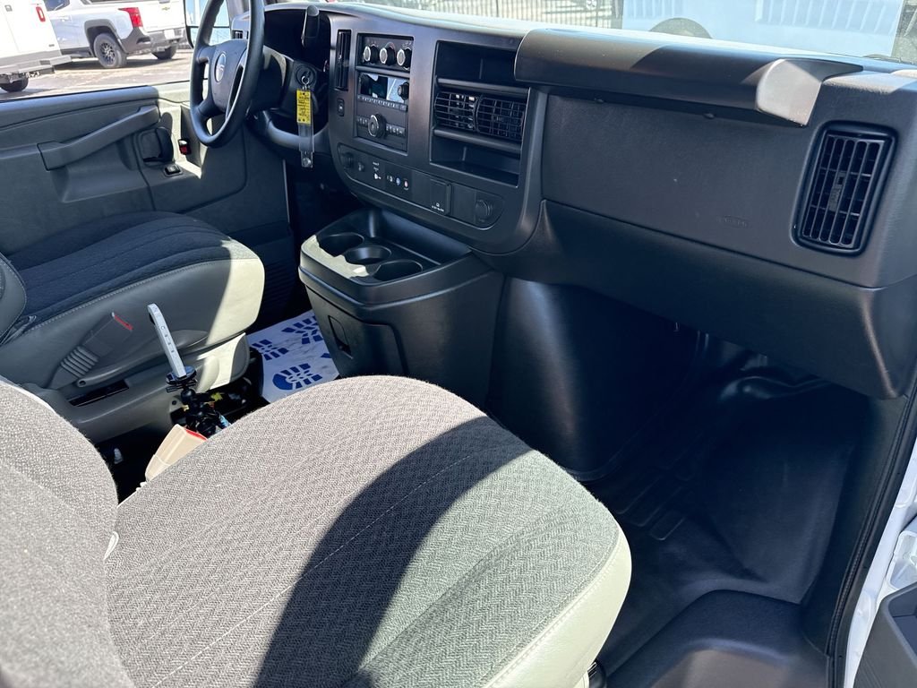 Used 2025 Summit White GMC Work Van image 62