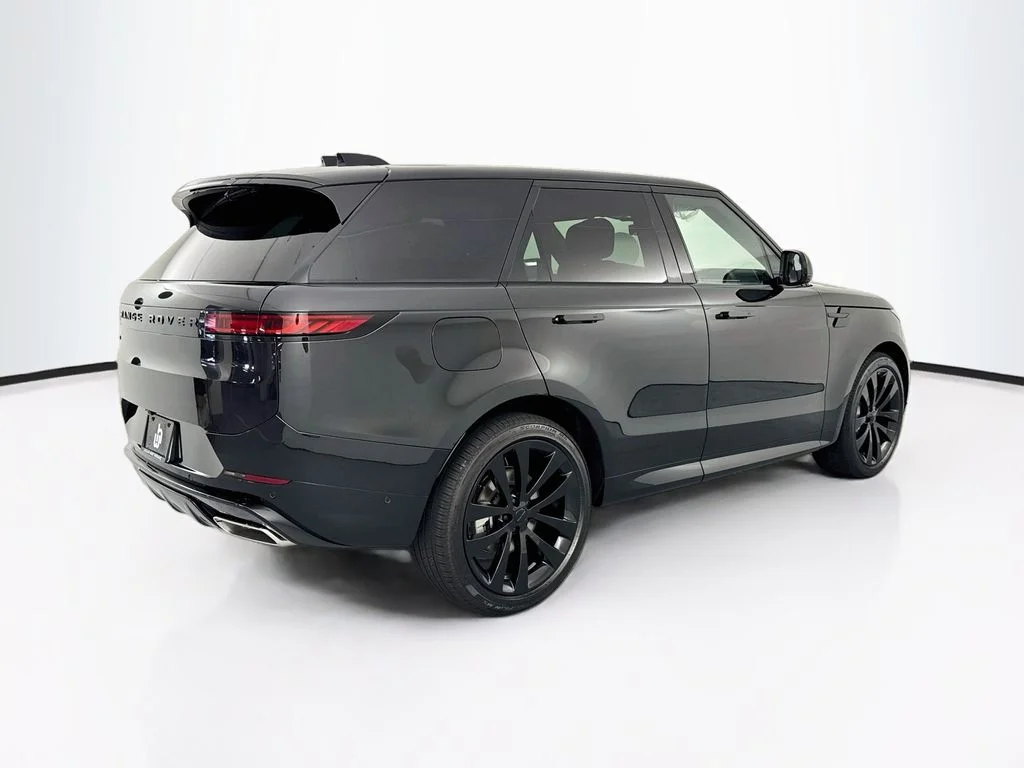 New 2027 Santorini Black Land Rover Dynamic SE image 5