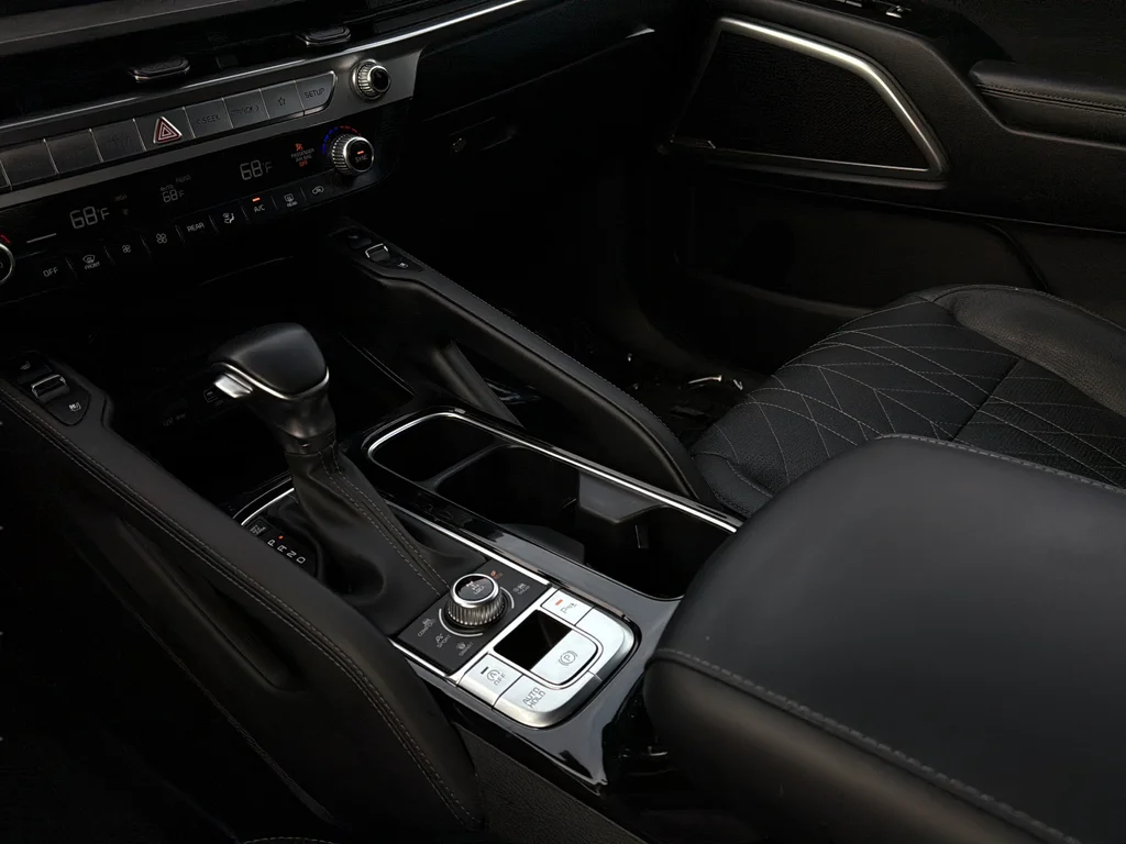 Used 2023 Glacial White Pearl Kia EX X-Line image 13