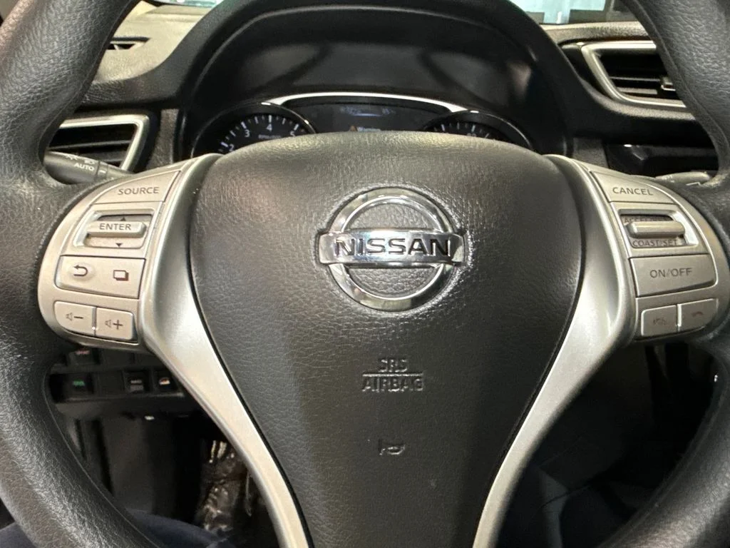 Used 2016 Gray Nissan SV image 20