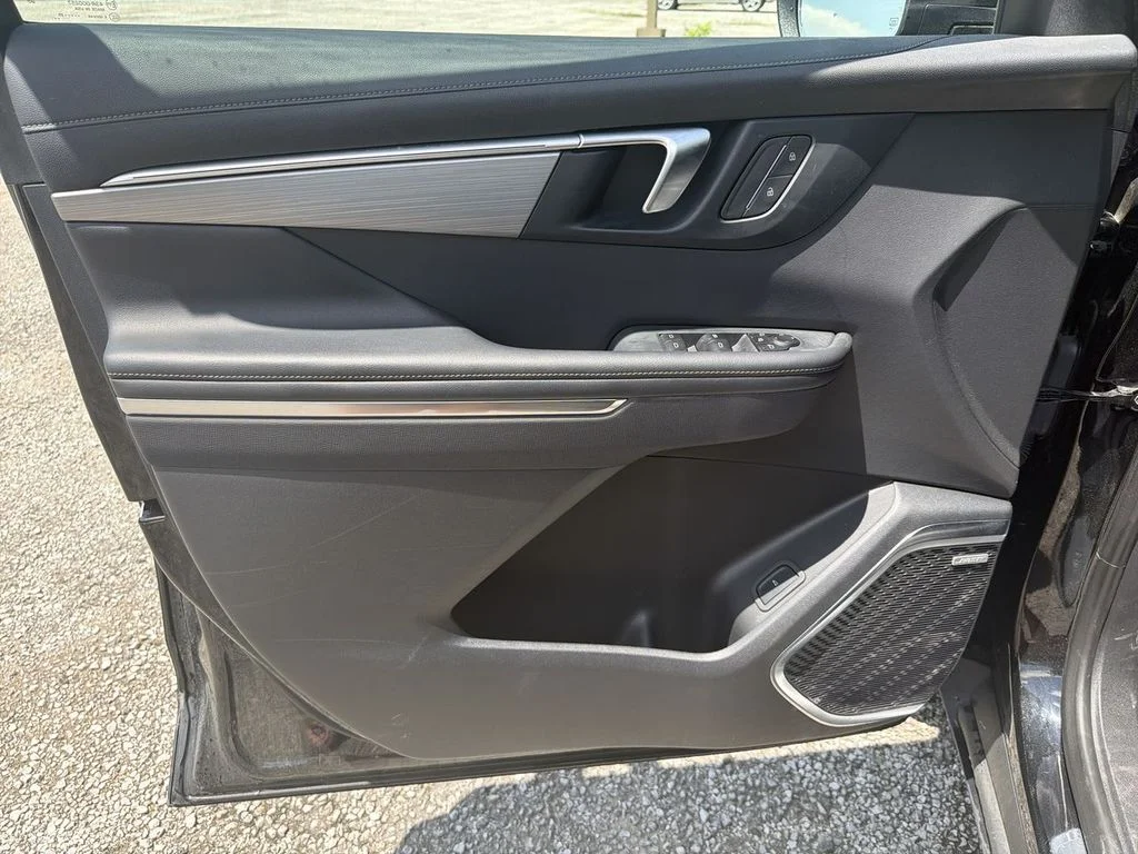 Used 2025 Black Buick Preferred image 23