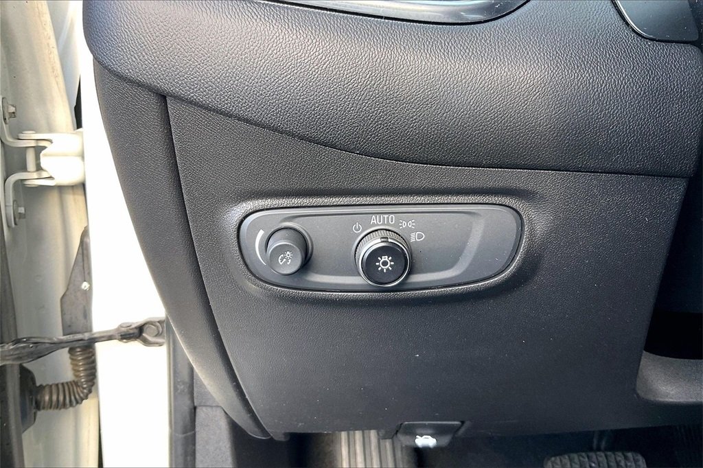 2021 CHEVROLET EQUINOX - Image 32