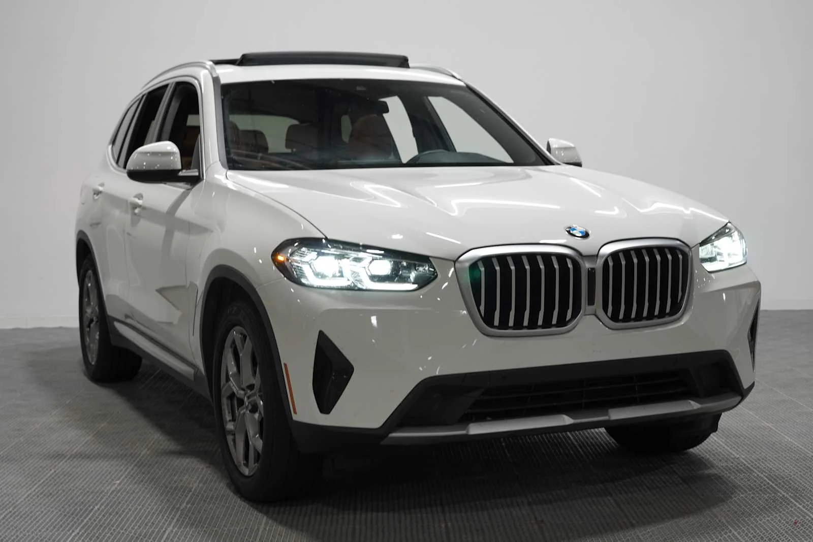 Certified Used 2023 Alpine White BMW sDrive30i image 3