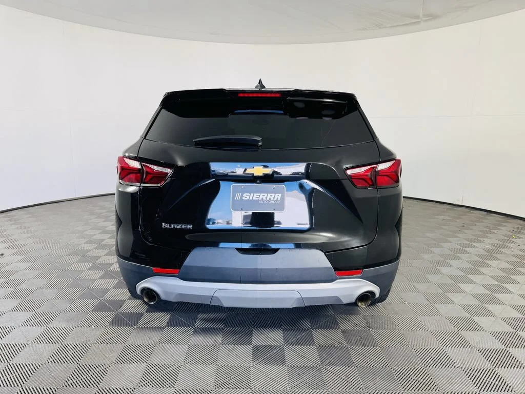 Used 2022 Black Chevrolet 2LT image 24