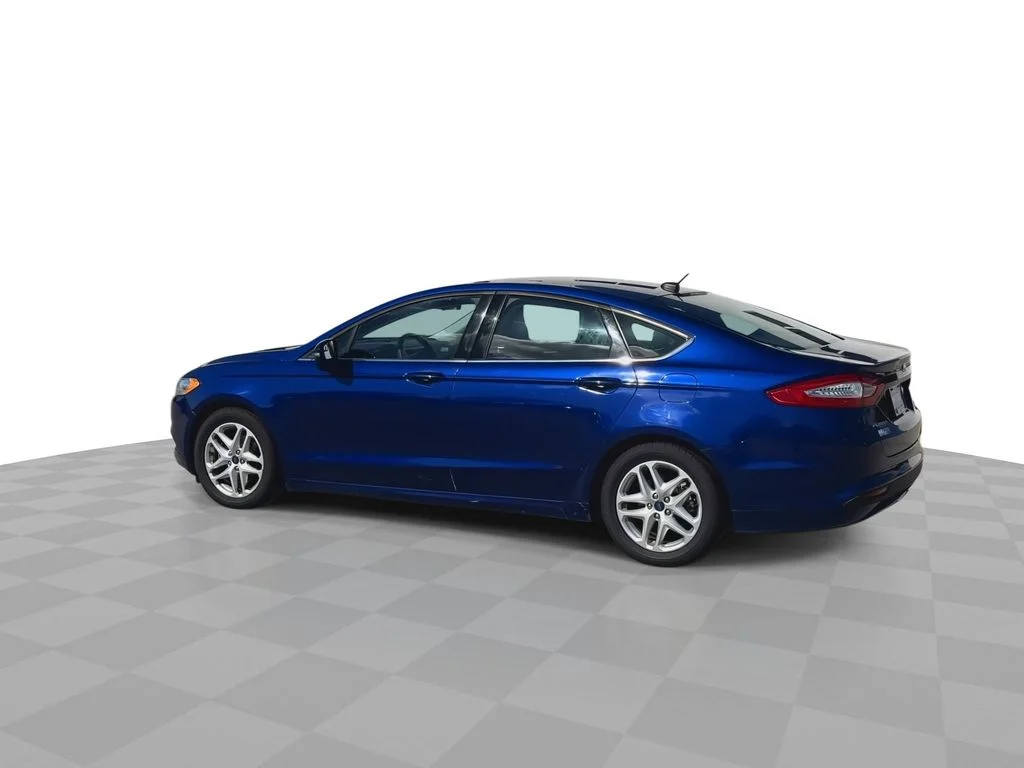 Used 2014 Blue Ford SE image 6