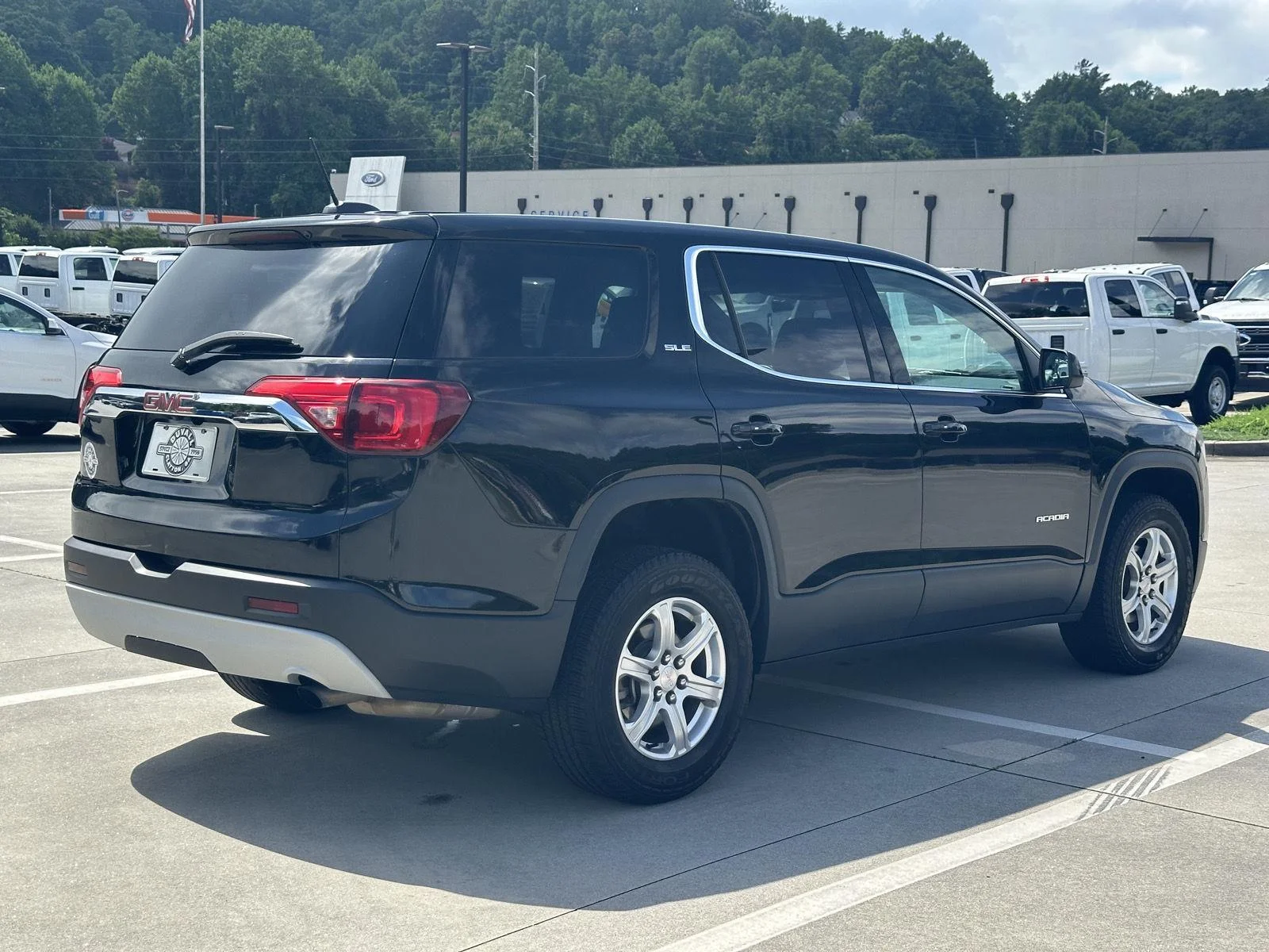 Used 2019 Ebony Twilight Metallic GMC SLE image 7