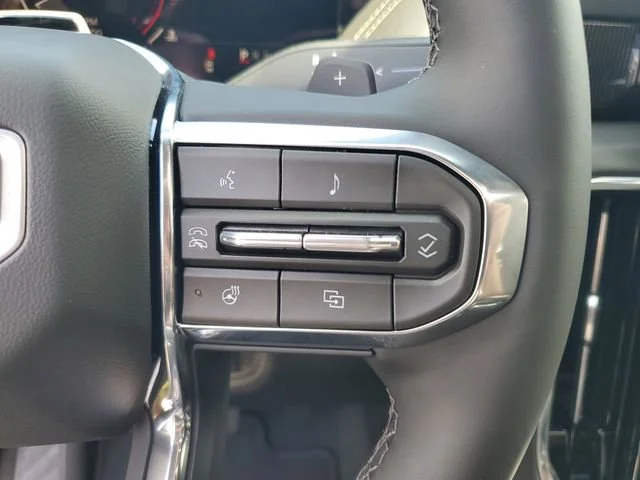 New 2026 Onyx Black GMC Elevation image 13