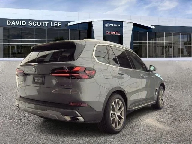 Used 2025 Gray BMW xDrive40i image 2