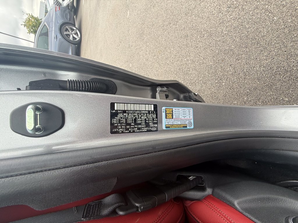 Used 2023 Silver Genesis 2.5T image 22