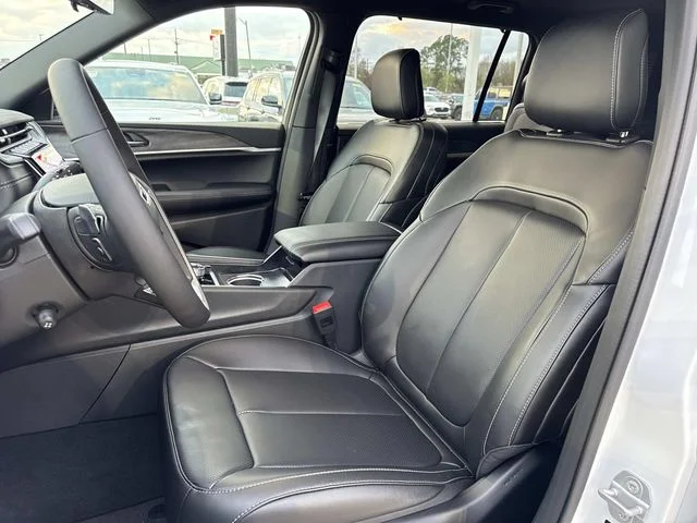 New 2025 White Jeep Limited image 11