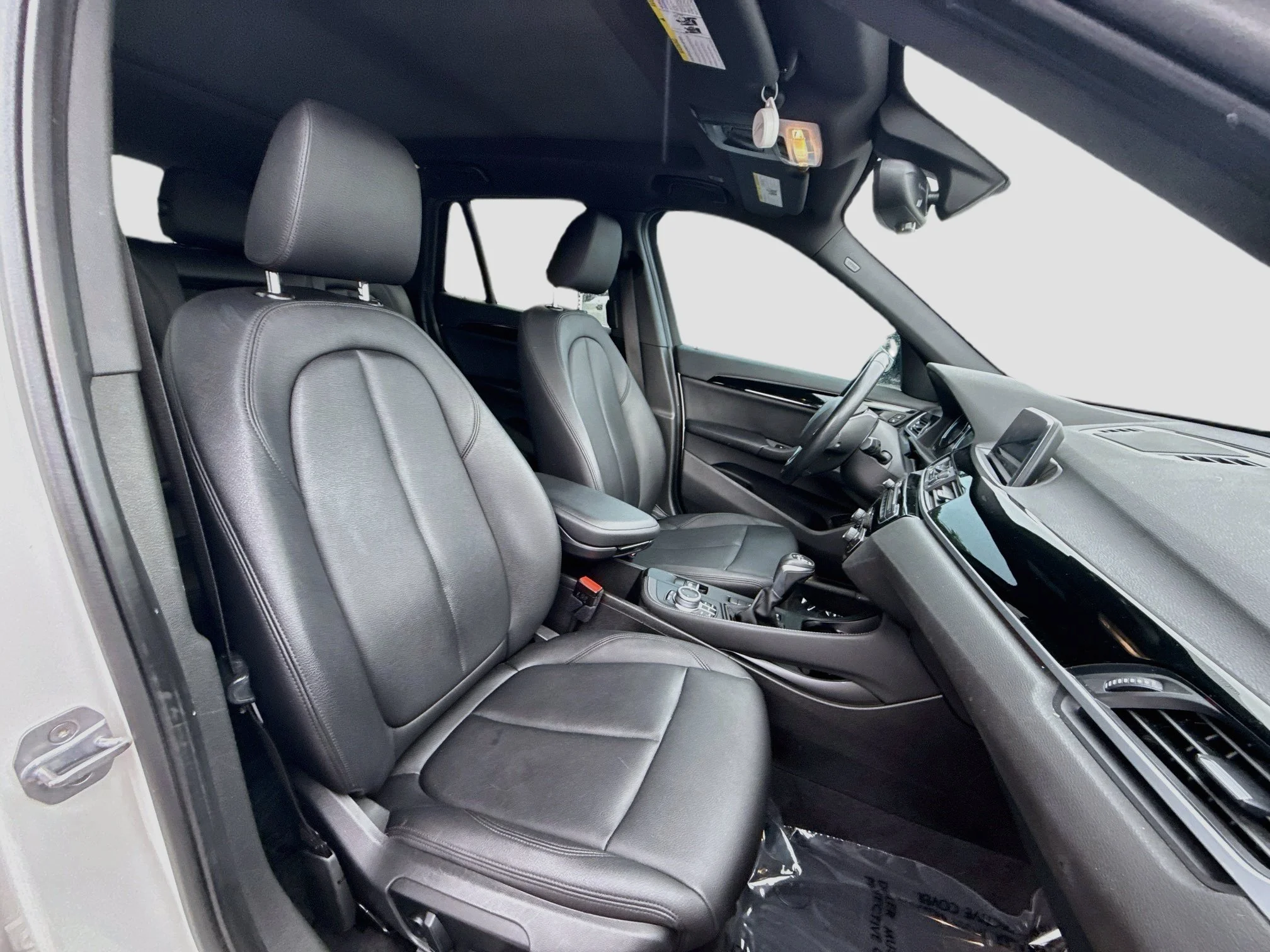 Used 2019 Alpine White BMW sDrive28i image 16