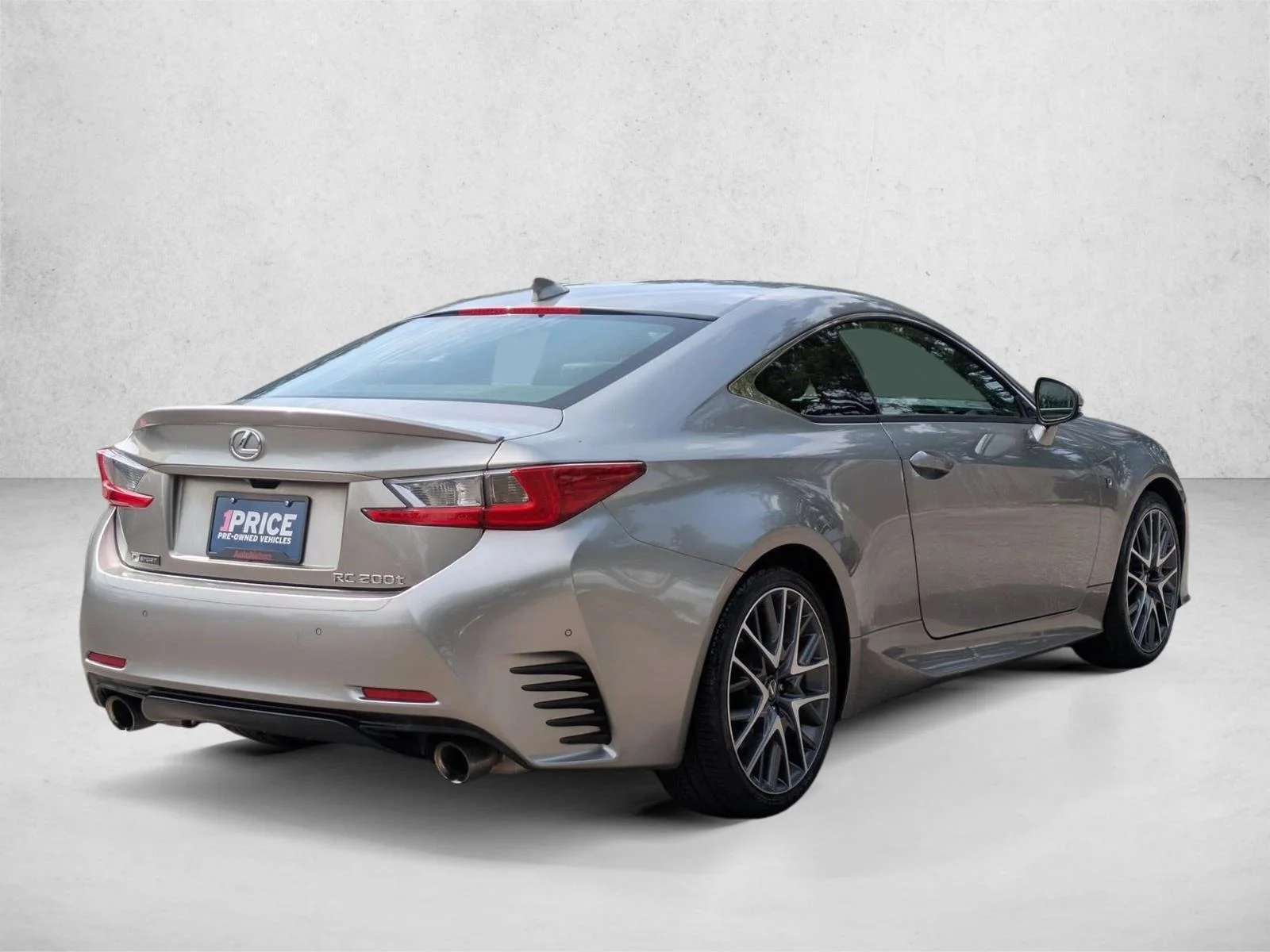 Used 2016 Atomic Silver Lexus  image 5