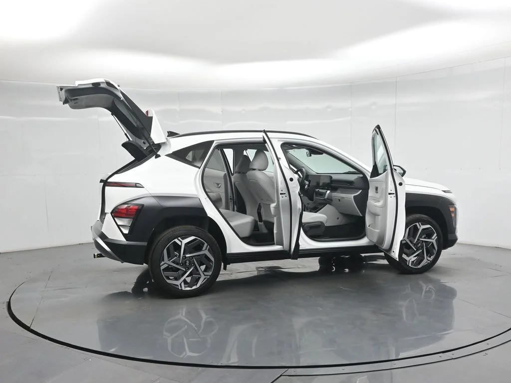 Used 2026 White Hyundai SEL Premium image 4