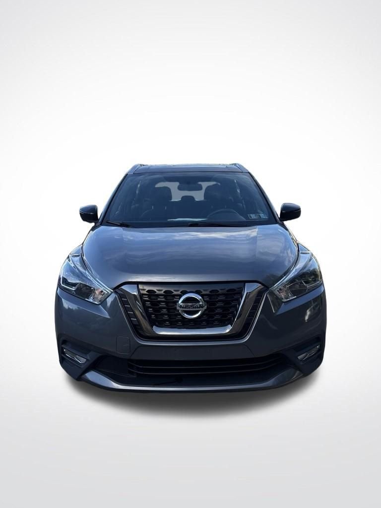 Used 2019 Gray Nissan SR image 4