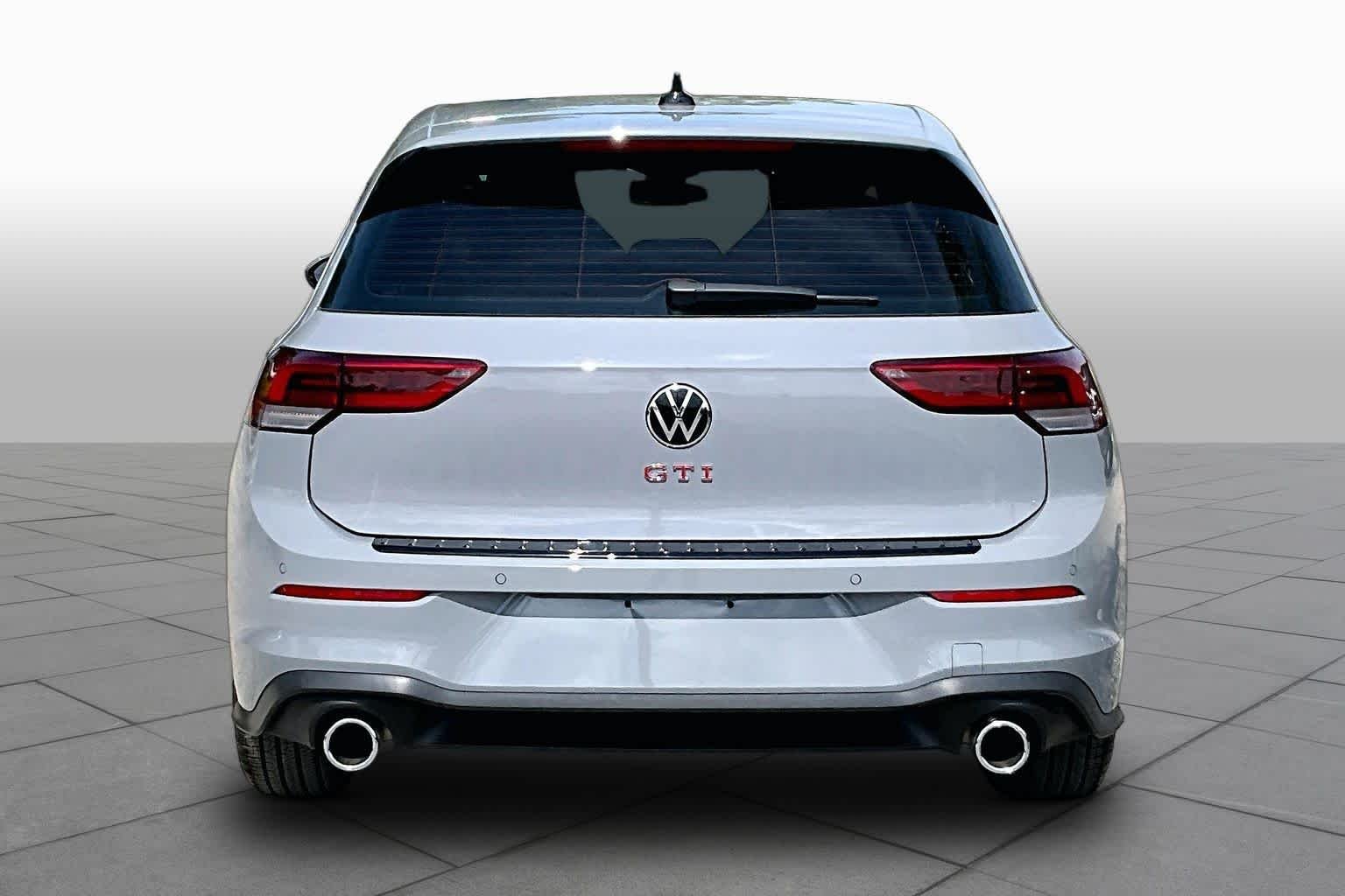Used 2025 Moonstone Gray Volkswagen SE image 5
