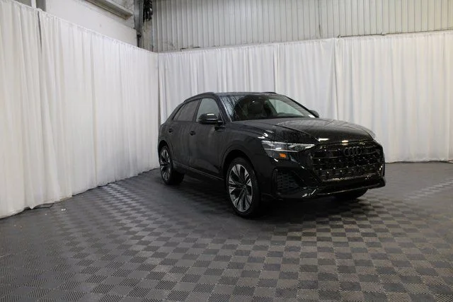 2025 Audi Q8 55 Premium quattro Tiptronic's photo