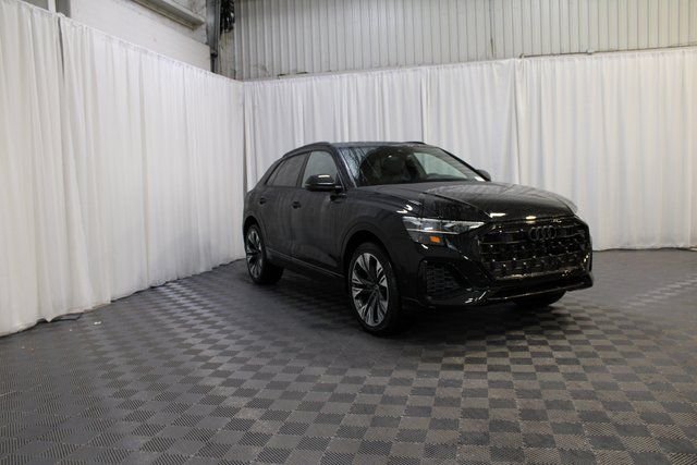2025 Audi Q8 55 Premium
