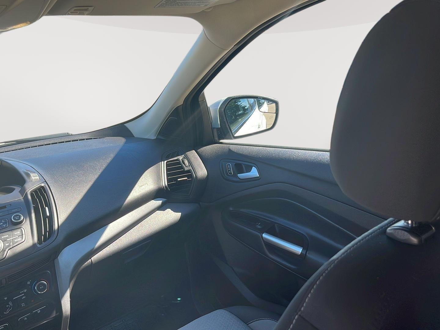 2017 Ford Escape SE - Photo 15