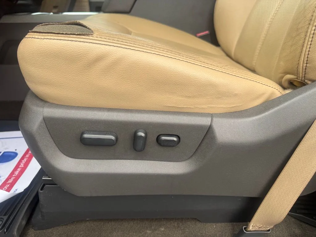 Used 2016 Oxford White Ford Lariat image 22