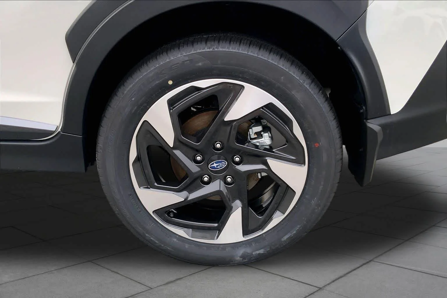 New 2026 CRYSTAL WHITE PEARL Subaru Limited image 11