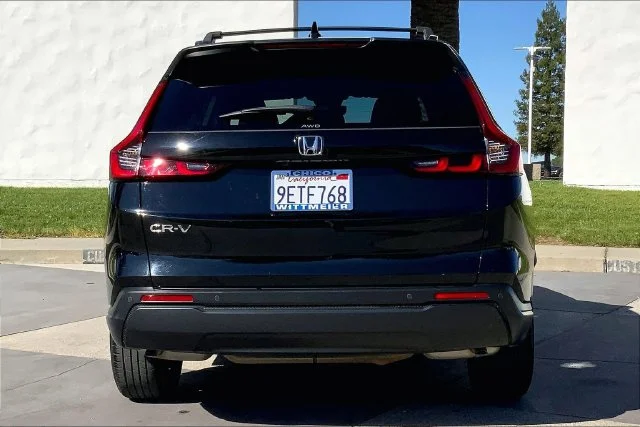 Used 2023 Silver Honda EX-L image 4