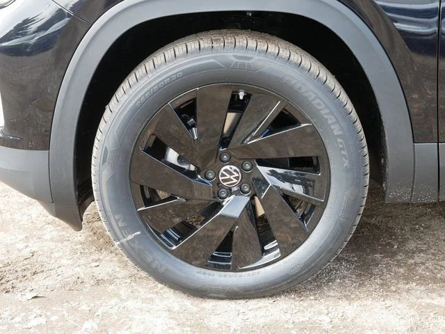 New 2026 Black Volkswagen SE w/Technology image 5