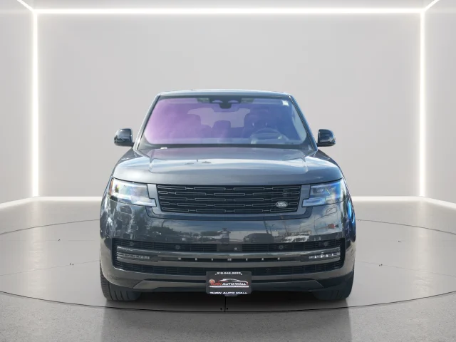 Used 2023 Gray Land Rover SE image 8