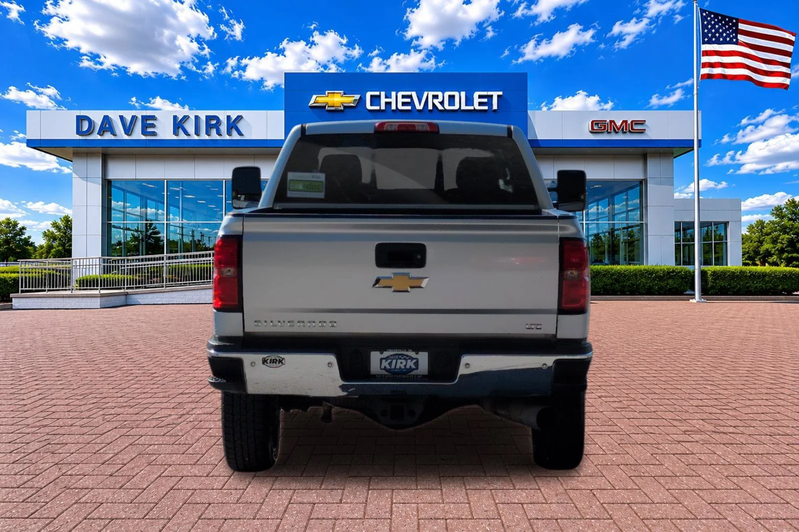 Used 2019 SILVER ICE METALLIC Chevrolet LTZ image 4