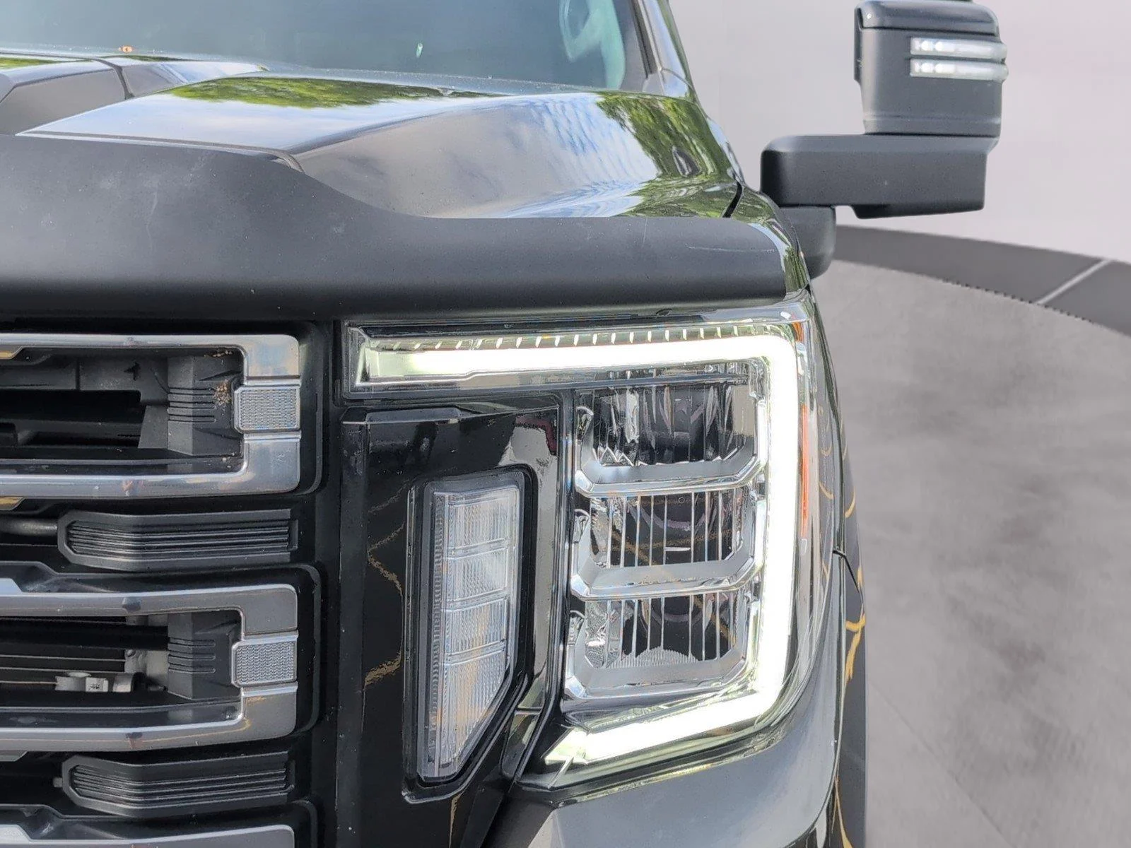 Used 2023 Forest Metallic GMC AT4 image 36