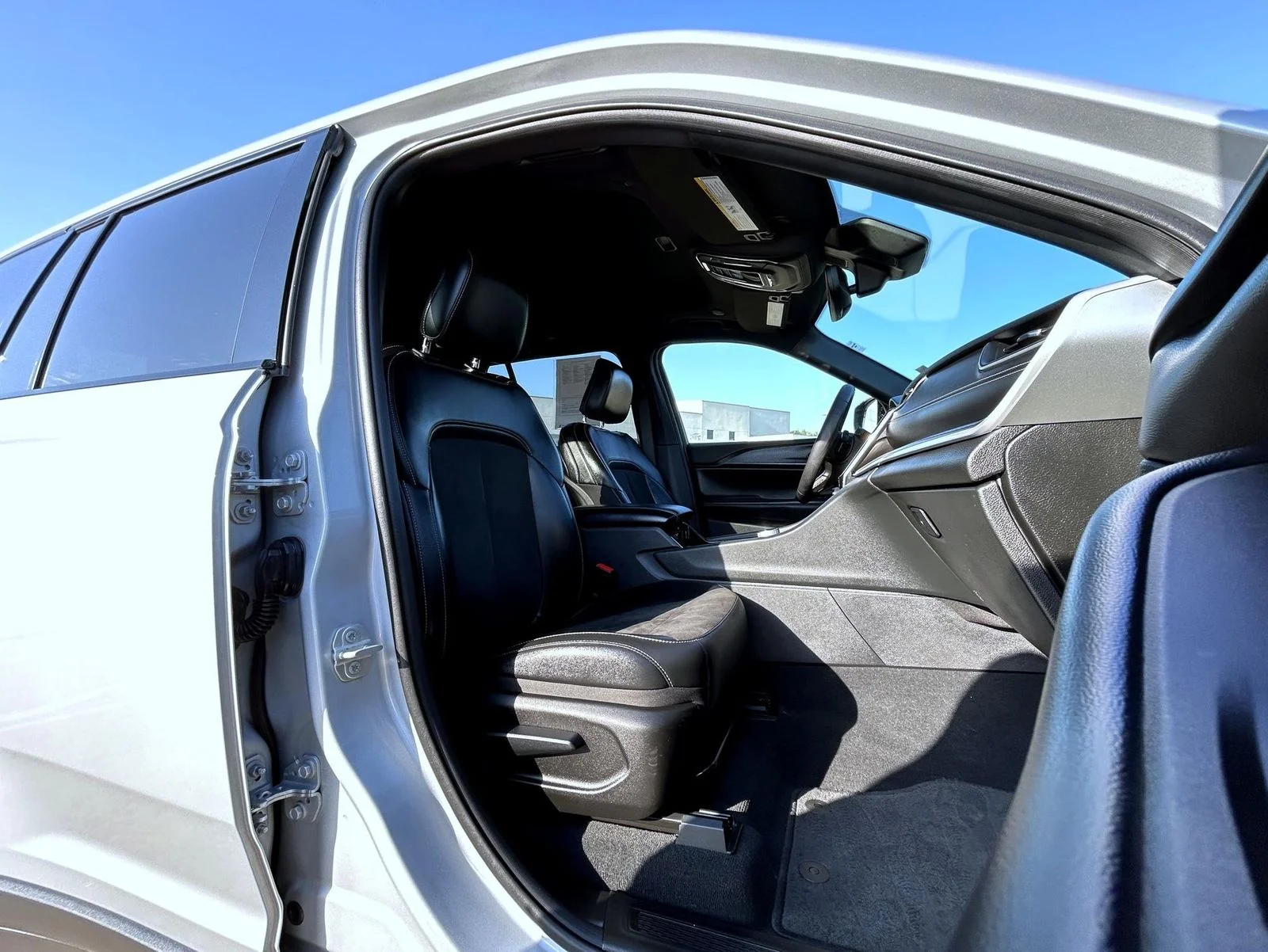 Used 2023 Silver Jeep Altitude X image 15