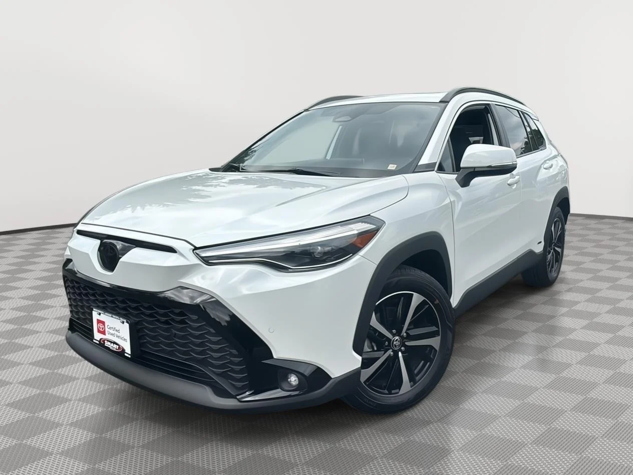 Used 2023 Wind Chill Pearl Toyota XSE image 1