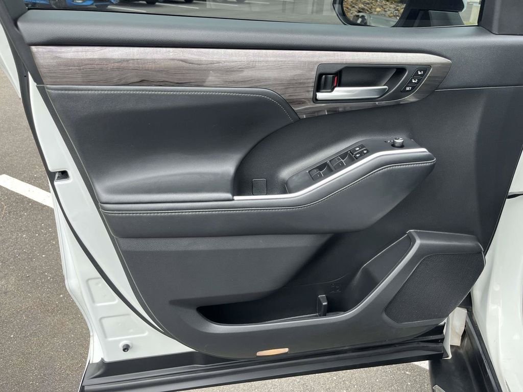 Used 2023 Beige Toyota Platinum image 14
