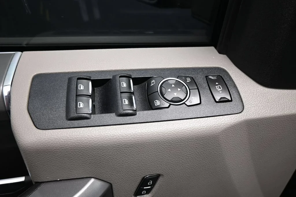 Used 2018 Gray Ford XLT image 13