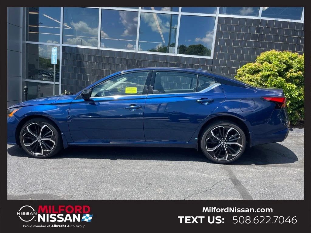 Certified Used 2023 Blue Nissan 2.5 SR image 2