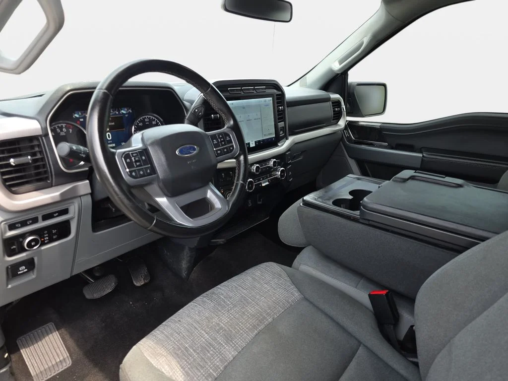 Certified Used 2023 Oxford White Ford XLT image 13