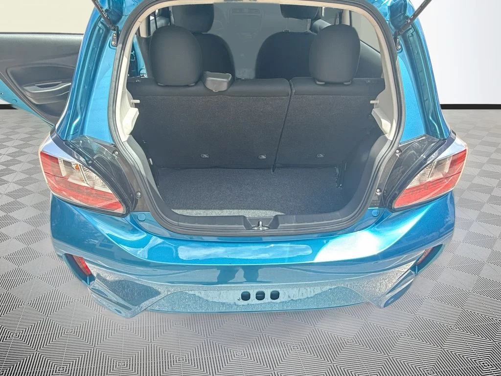 Used 2024  Mitsubishi ES image 25