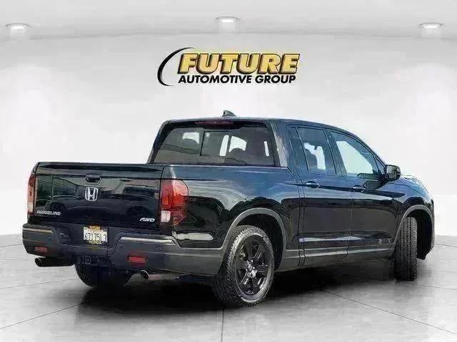 Used 2017 Crystal Black Pearl Honda Black Edition image 4
