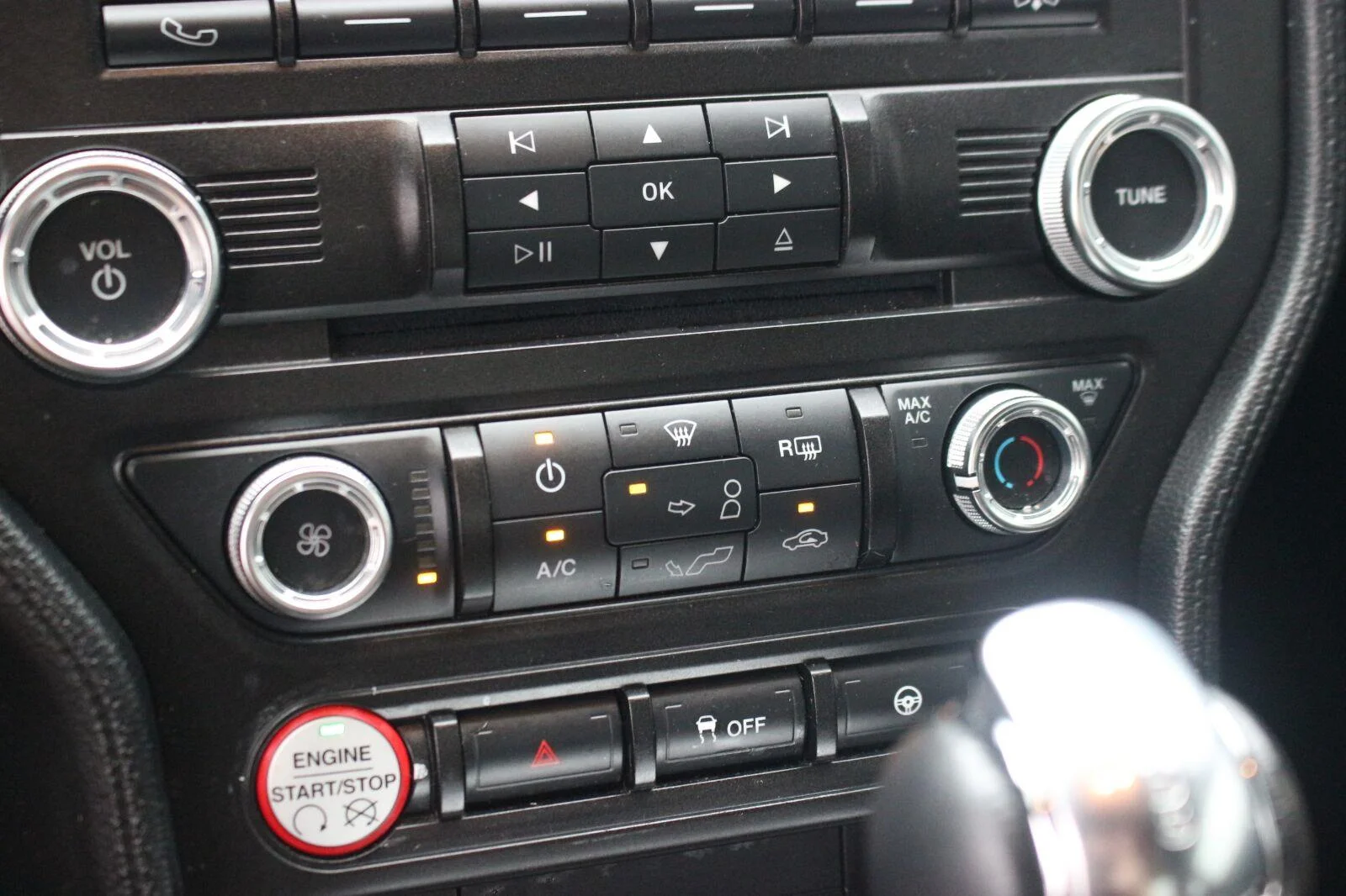 Used 2016  Ford V6 image 26